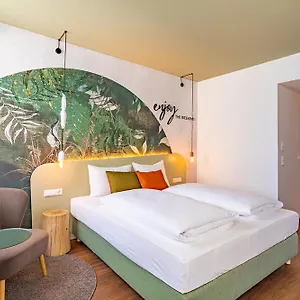 The Weekend Hotell