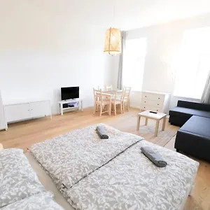 Apartament - Metro 1160, Viena