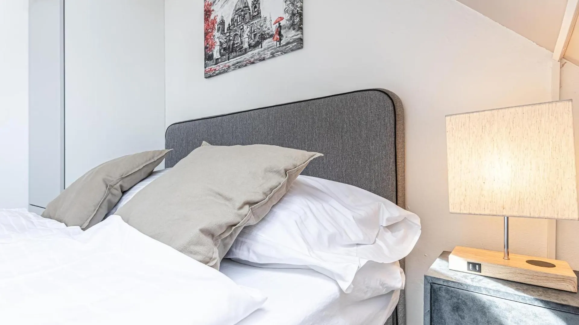 Stunning 12Br Shared -Floor Perfect For 24 People Group Apartment Vienna