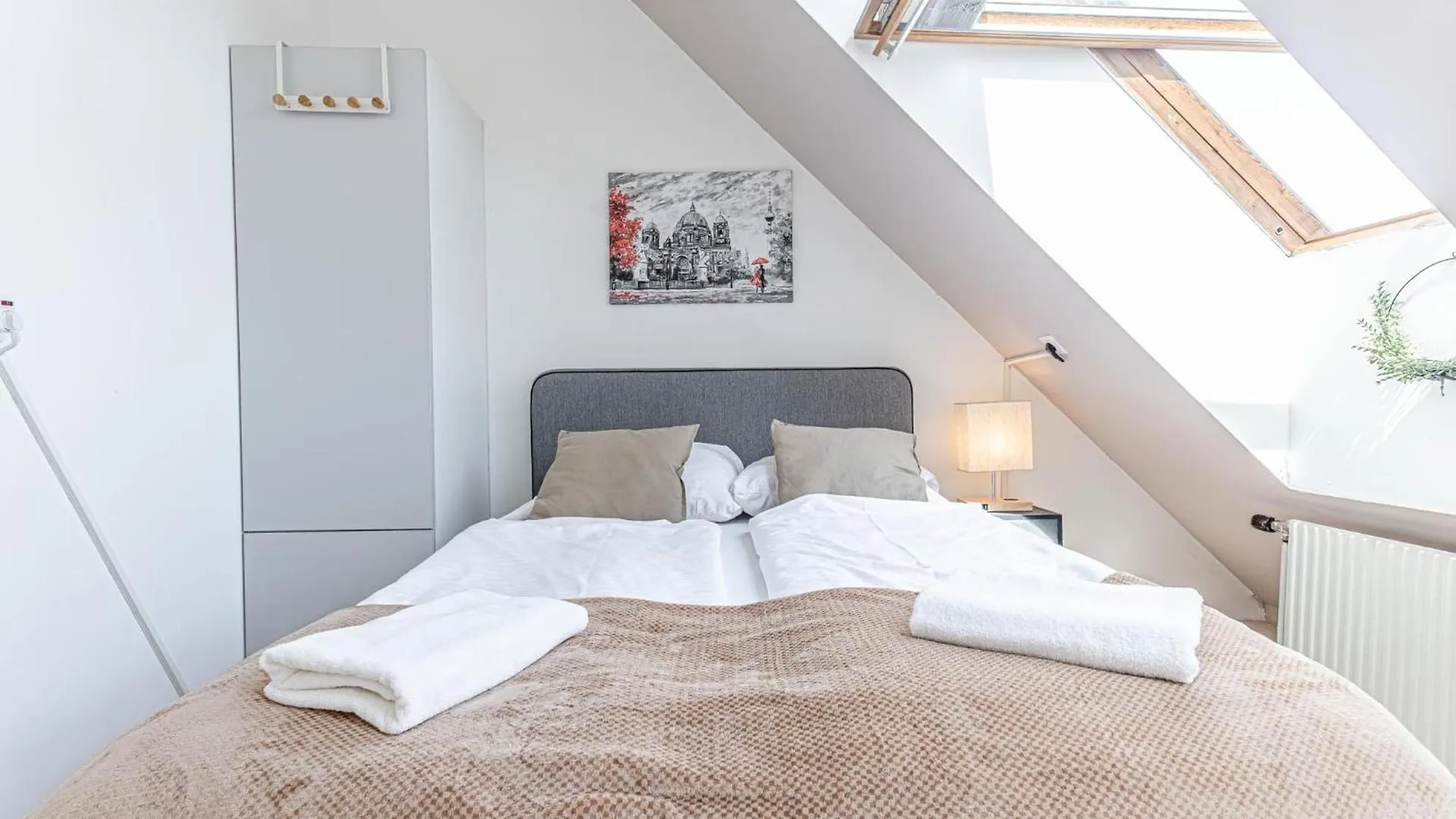 Stunning 12Br Shared -Floor Perfect For 24 People Group Apartment Vienna