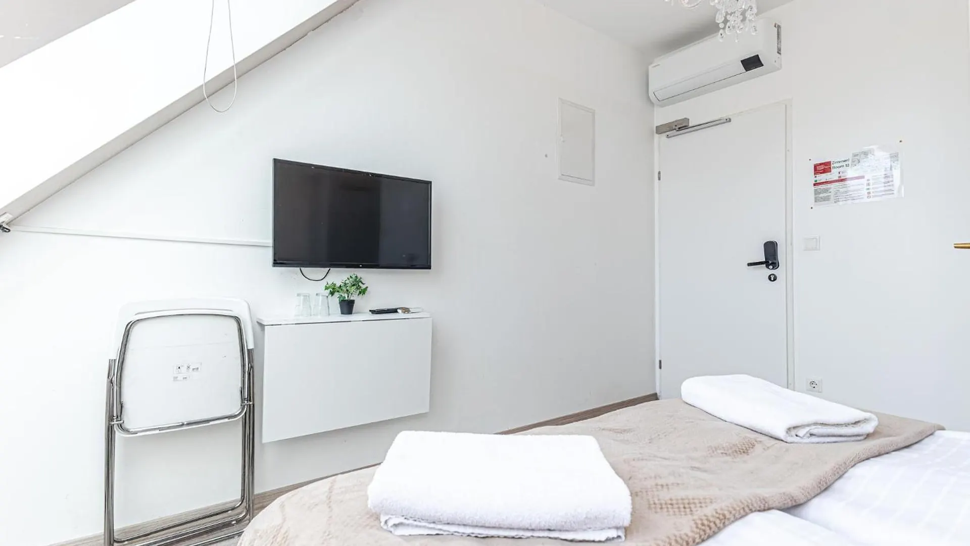 Stunning 12Br Shared -Floor Perfect For 24 People Group Apartment Vienna 0*,  Austria
