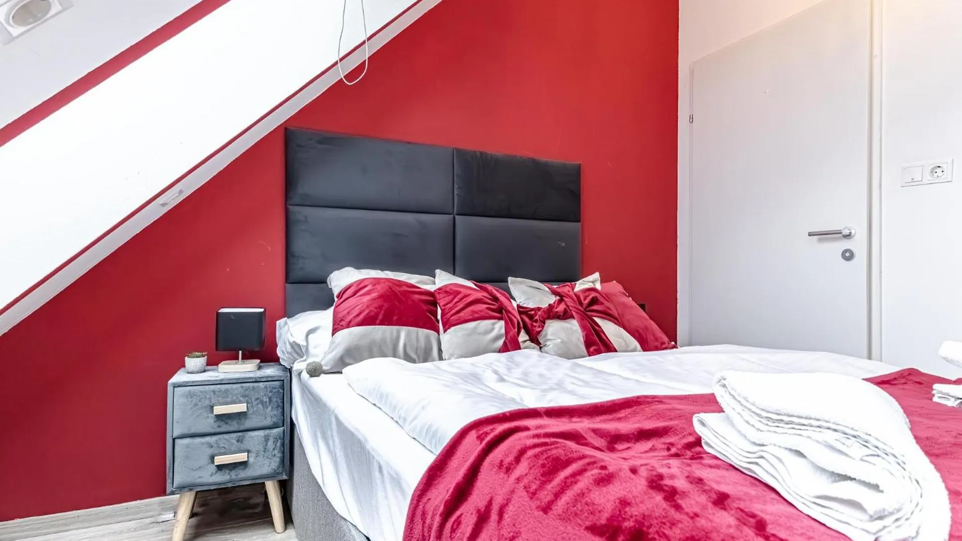 Stunning 12Br Shared -Floor Perfect For 24 People Group Apartment Vienna