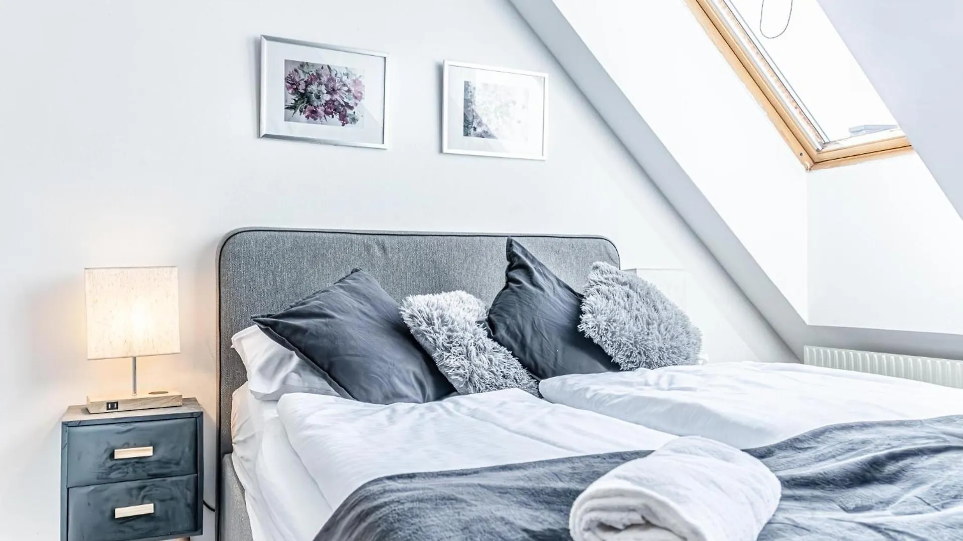 Stunning 12Br Shared -Floor Perfect For 24 People Group Apartment Vienna