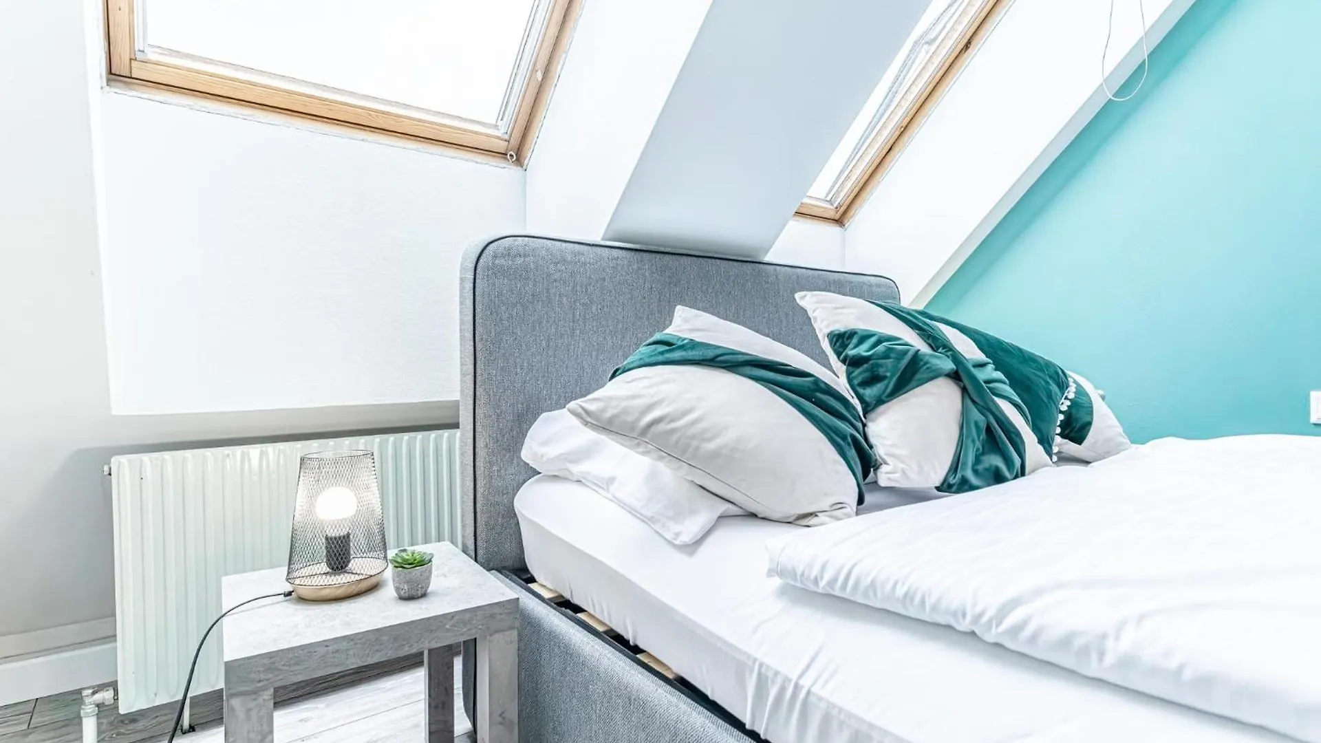 Stunning 12Br Shared -Floor Perfect For 24 People Group Apartment Vienna