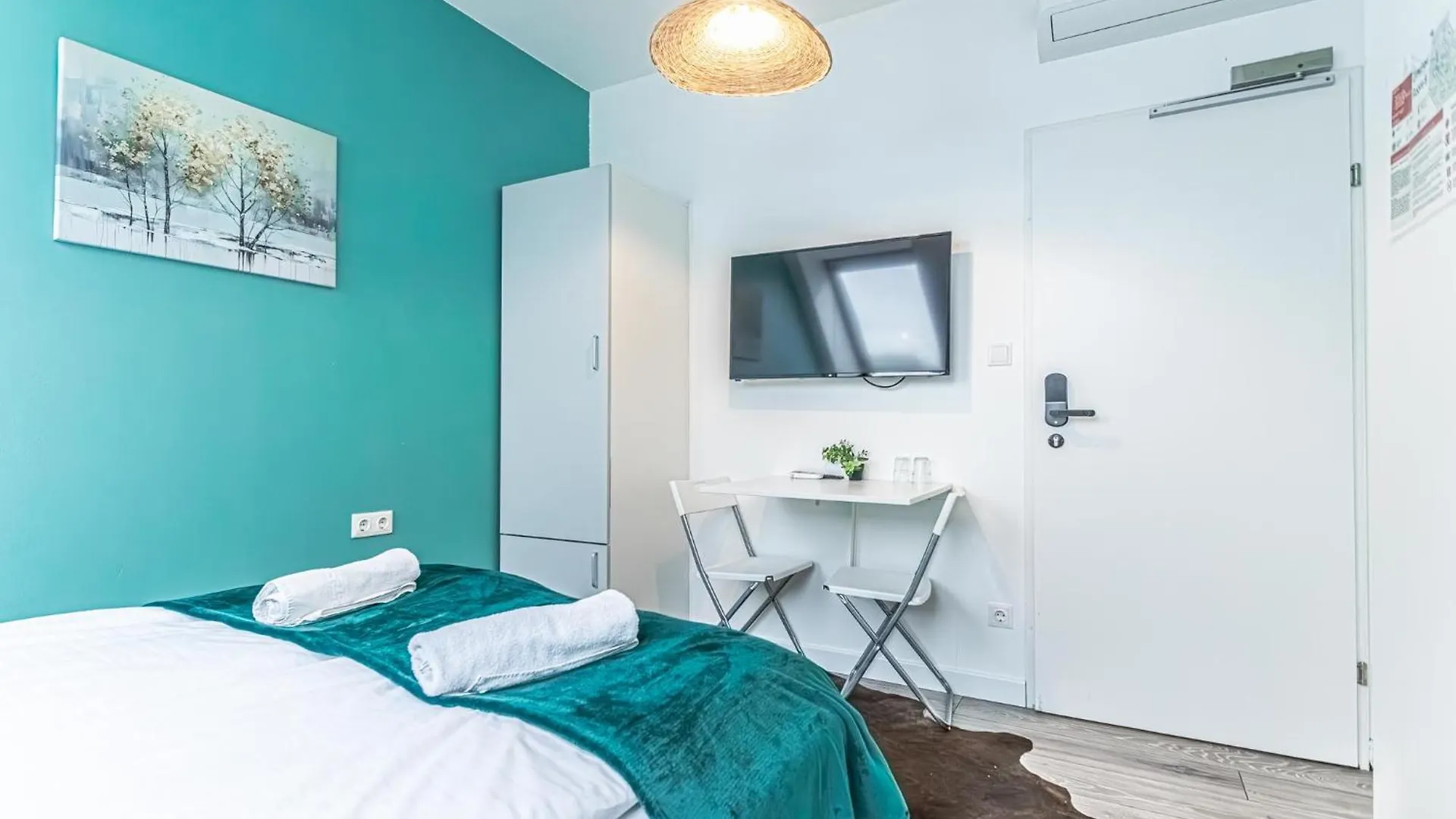 Stunning 12Br Shared -Floor Perfect For 24 People Group Apartment Vienna 0*,