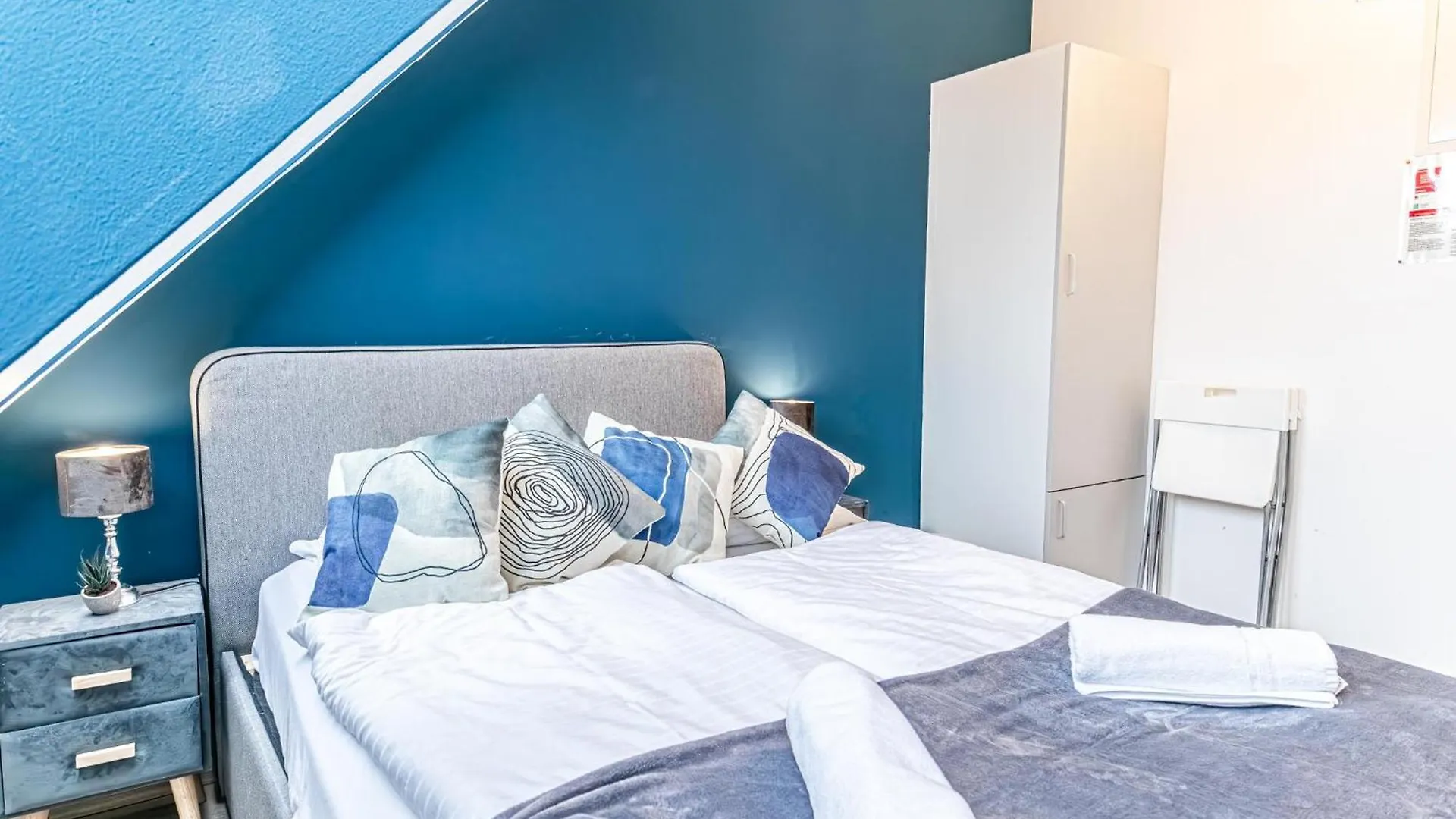 Stunning 12Br Shared -Floor Perfect For 24 People Group Apartment Vienna