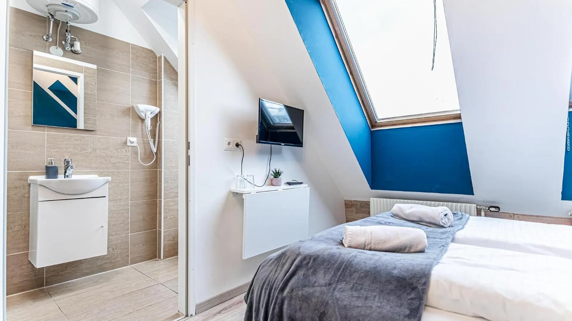 Stunning 12Br Shared -Floor Perfect For 24 People Group Apartment Vienna