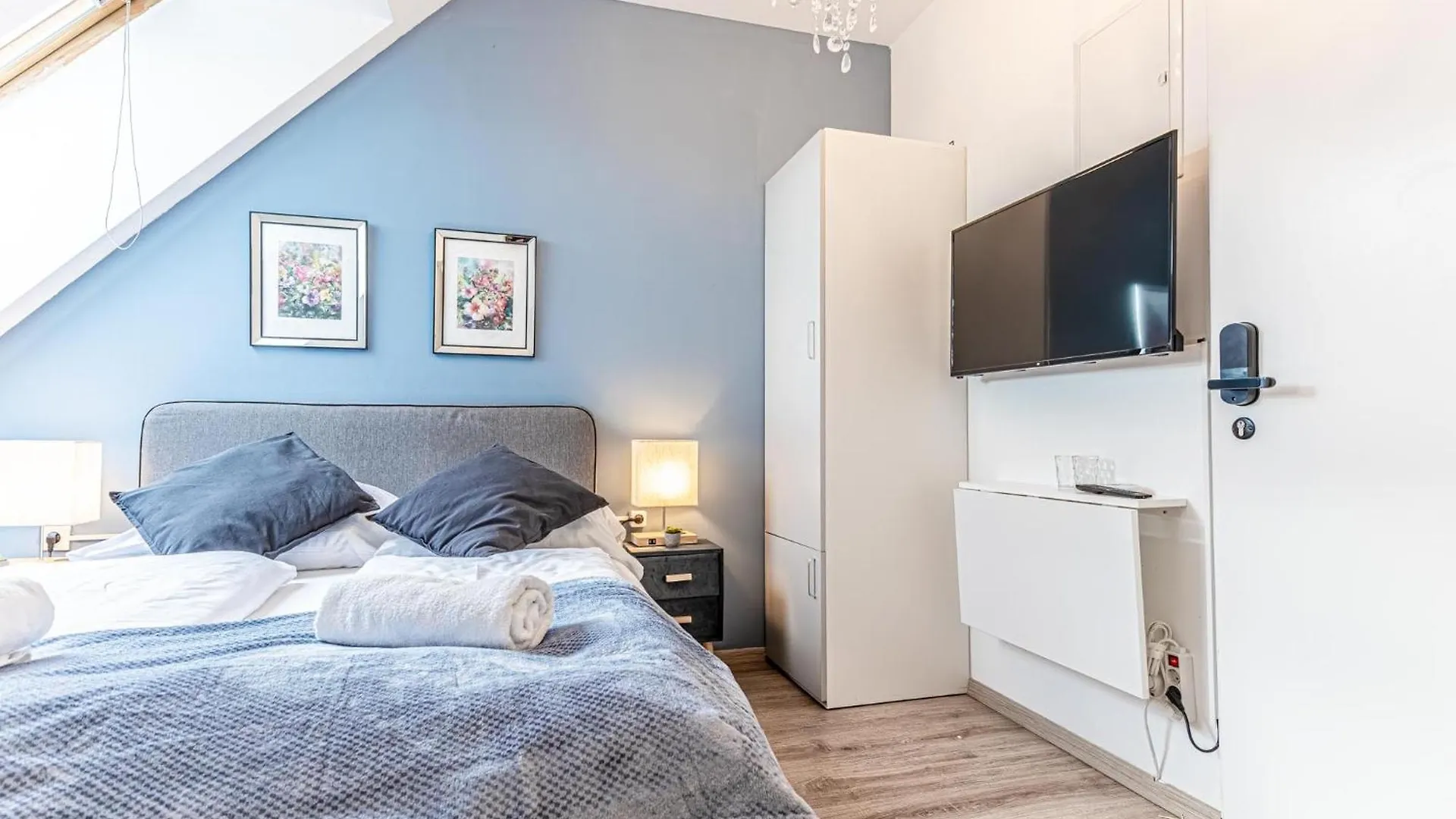 Stunning 12Br Shared -Floor Perfect For 24 People Group Apartment Vienna