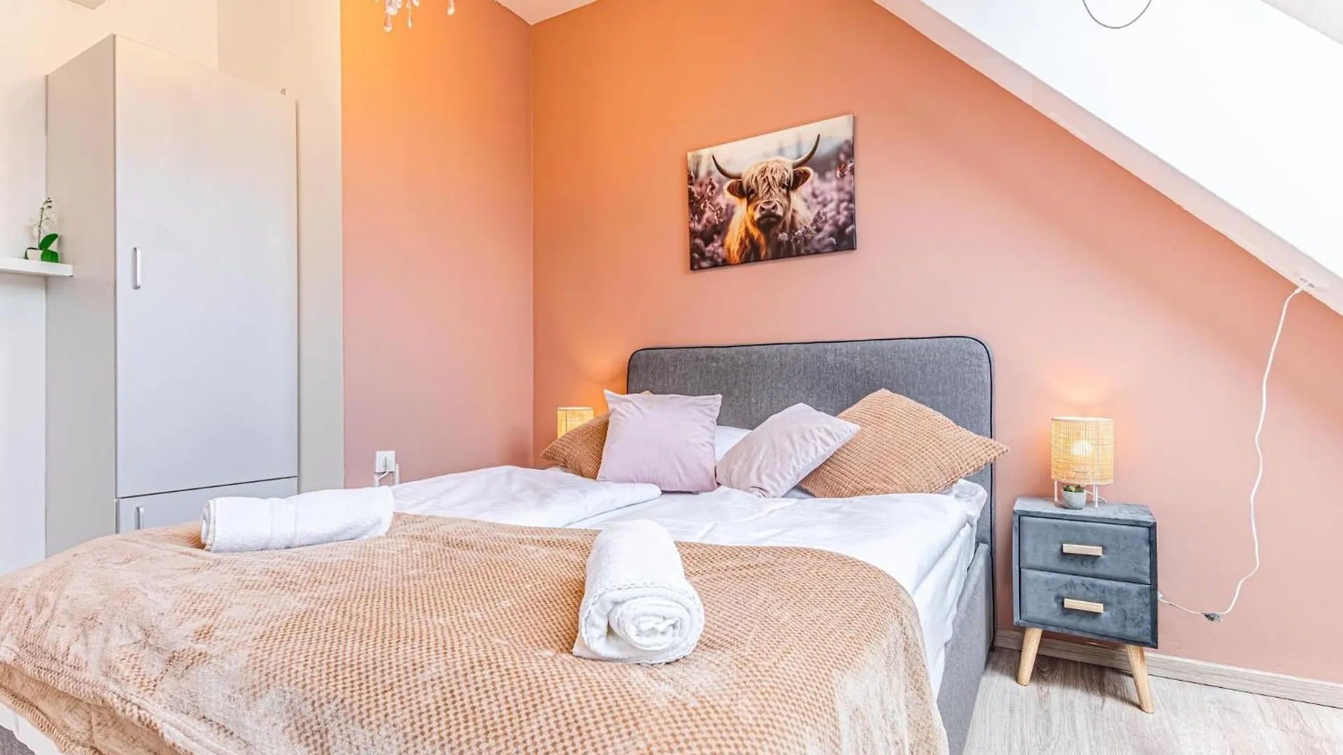 Stunning 12Br Shared -Floor Perfect For 24 People Group Apartment Vienna