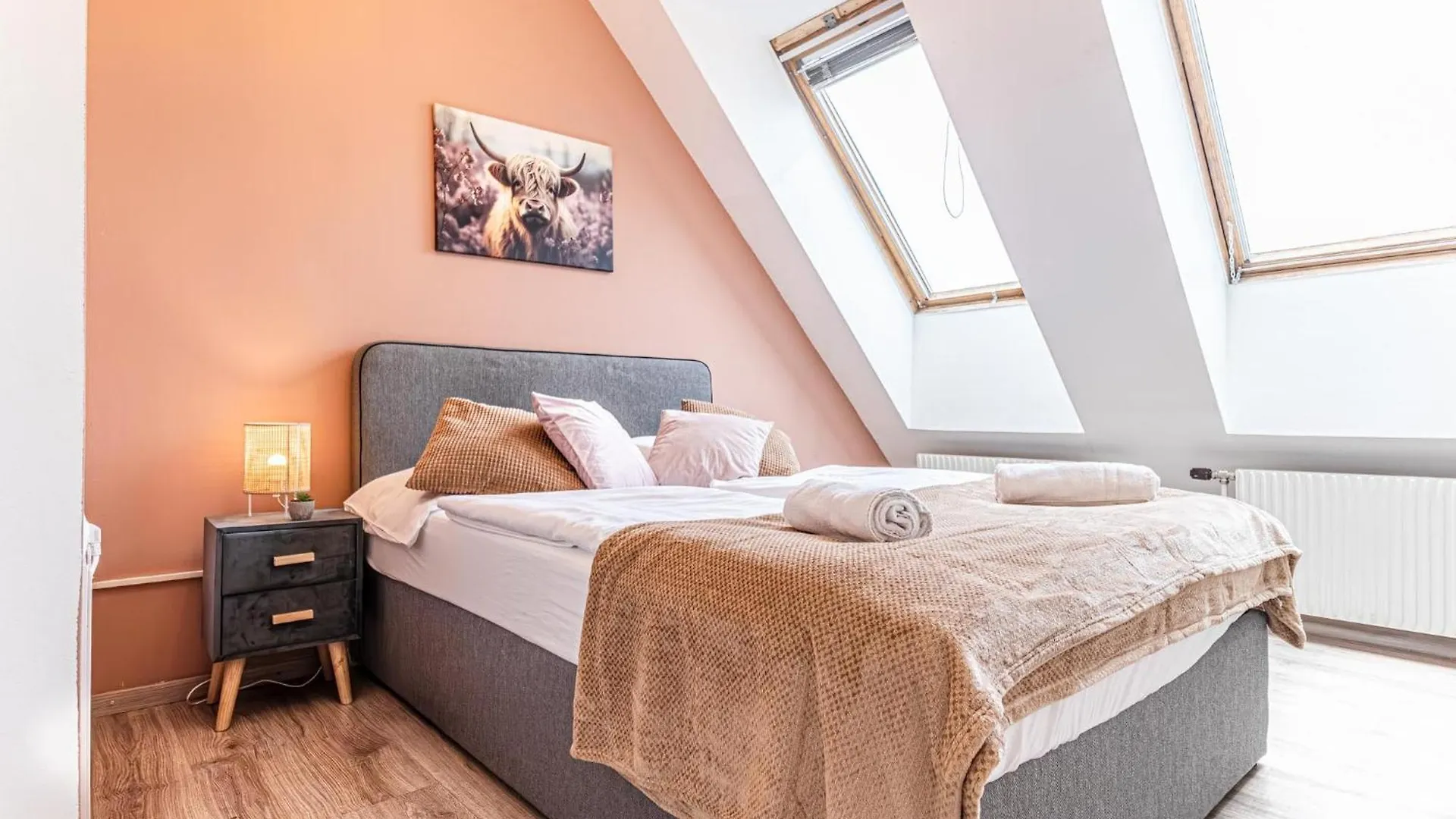 Stunning 12Br Shared -Floor Perfect For 24 People Group Apartment Vienna